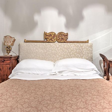 B&B La Residenza Del Poeta Montesicuro Luaran gambar