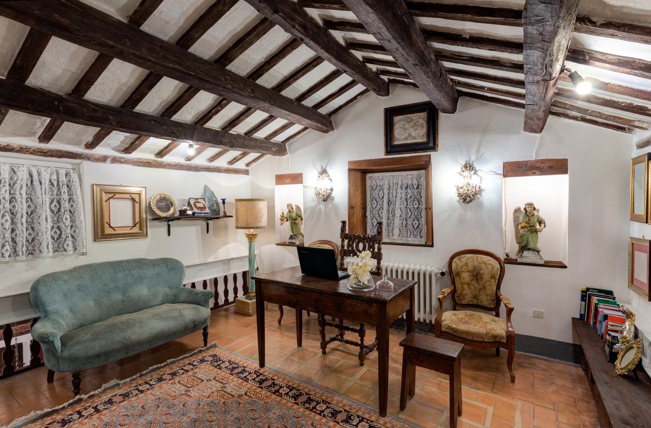 B&B La Residenza Del Poeta Montesicuro Luaran gambar