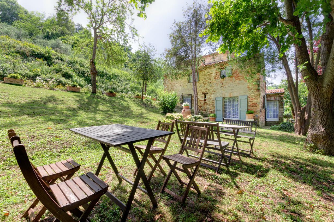B&B La Residenza Del Poeta Montesicuro Luaran gambar