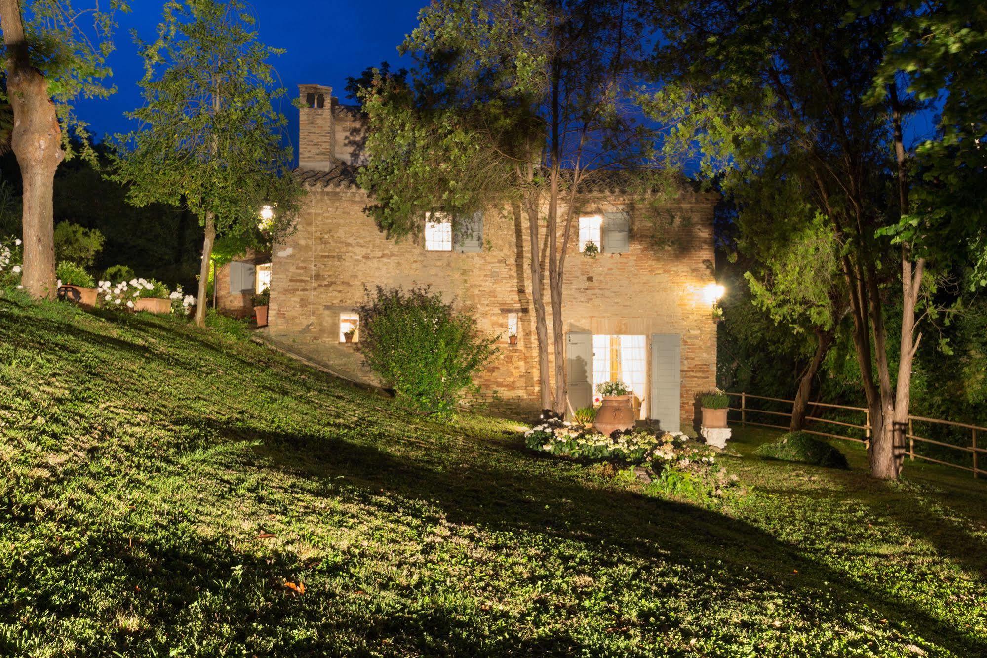 B&B La Residenza Del Poeta Montesicuro Luaran gambar